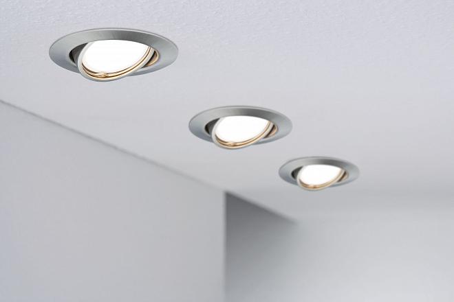 Какие выбрать светильник для натяжных потолков